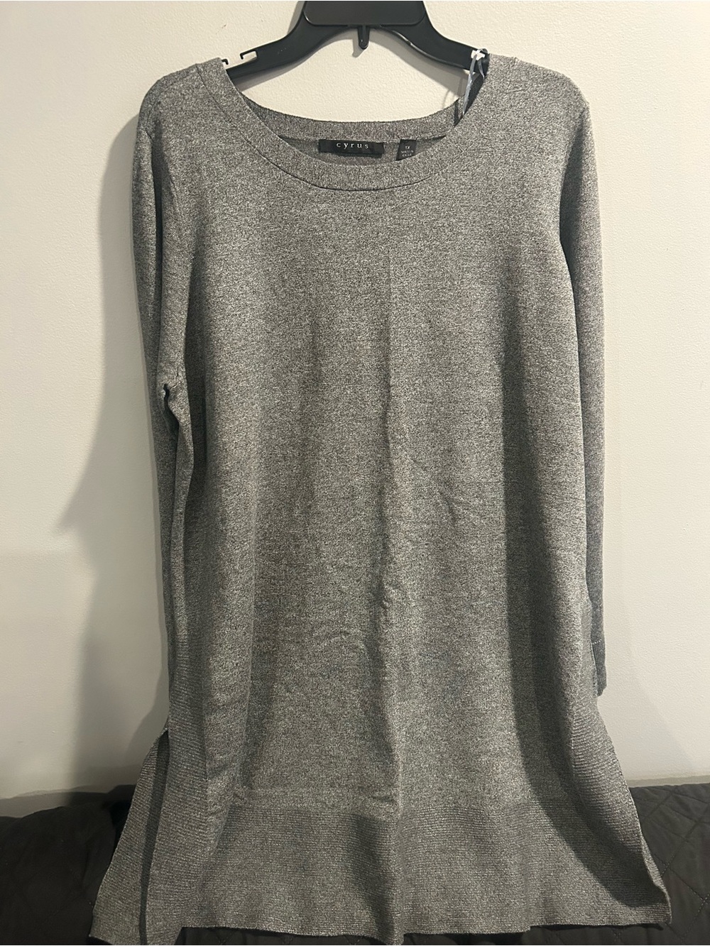 Cyrus Women's Light Gray Crewneck Knit Tunic Sweater